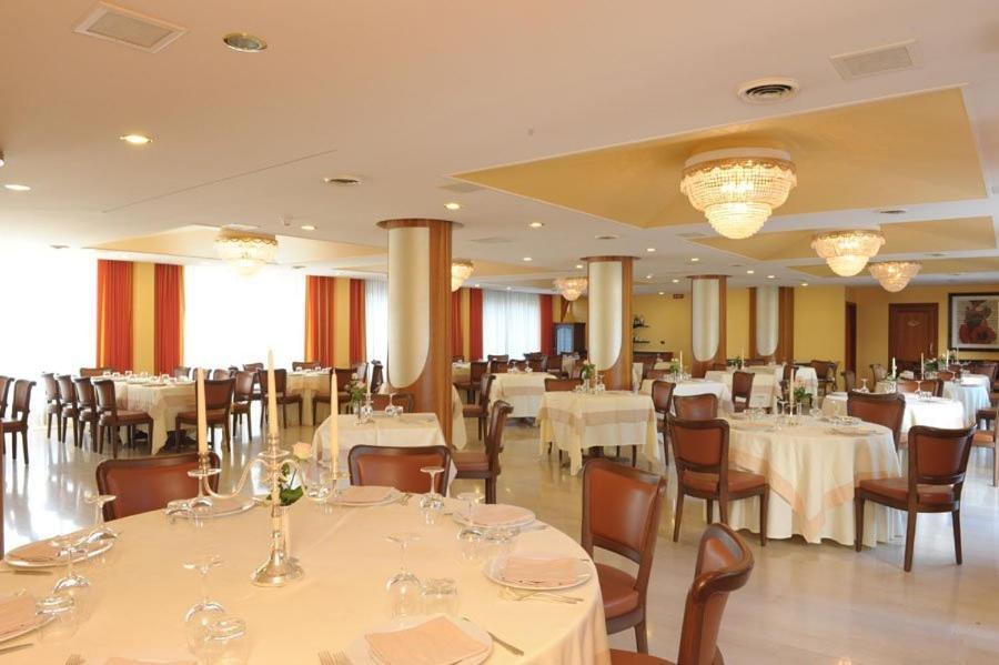 Hotel Svevo Gioia Del Colle Eksteriør billede