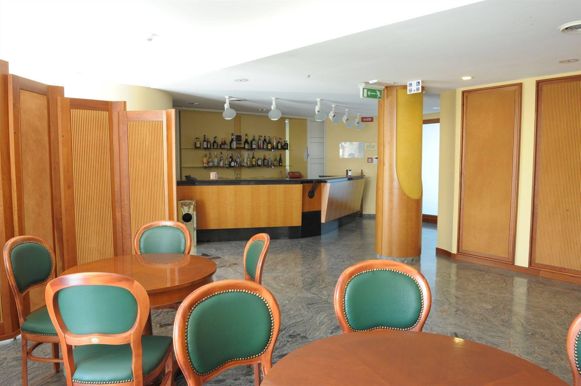 Hotel Svevo Gioia Del Colle Eksteriør billede